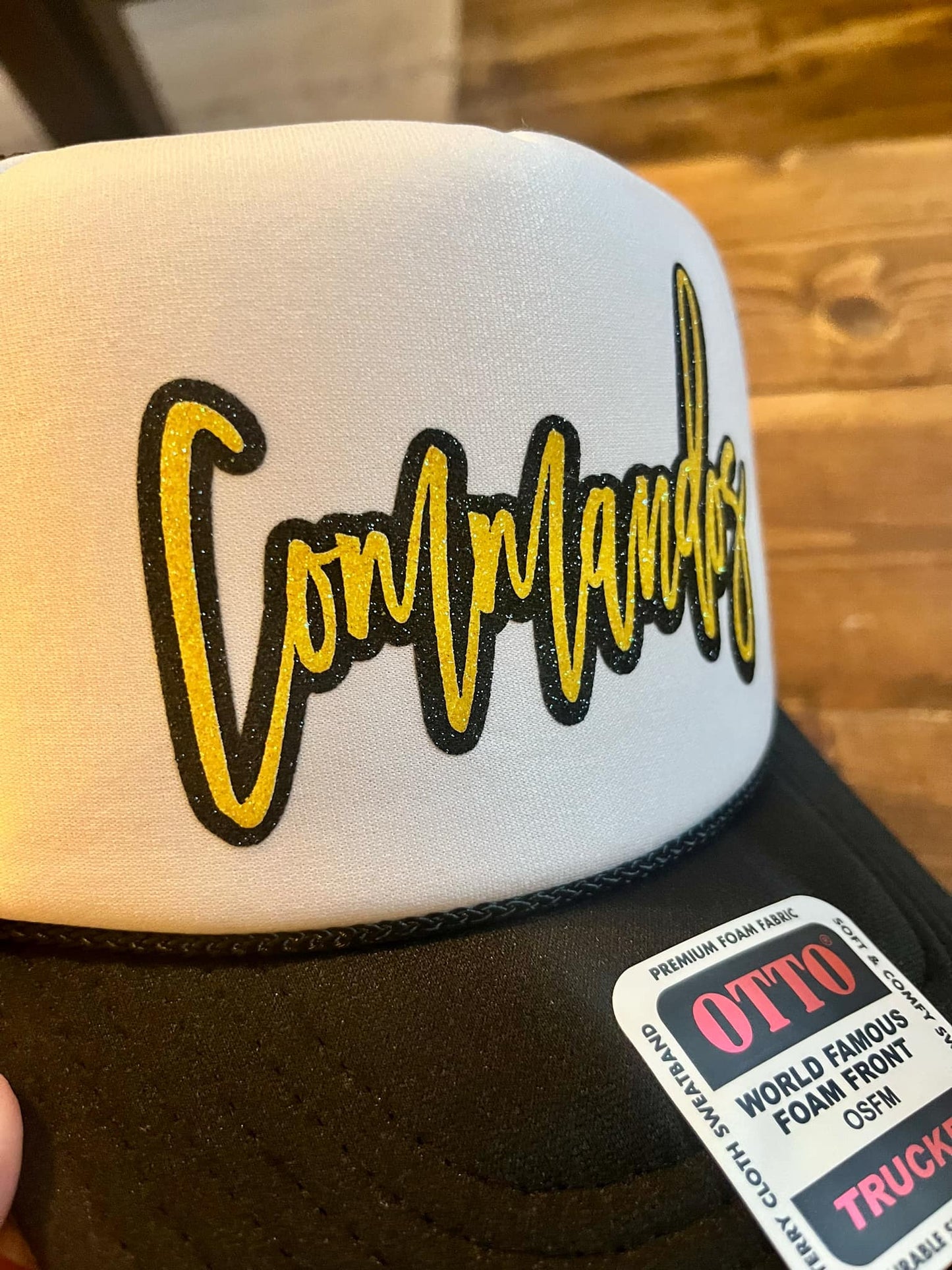 COMMANDOS GLITTER TRUCKER HAT