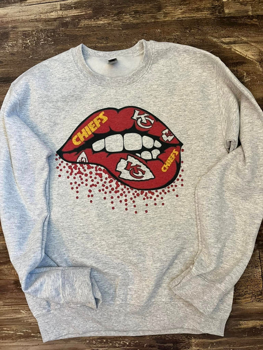 CHIEFS KANSAS CITY LIPS CREWNECK SWEATSHIRT