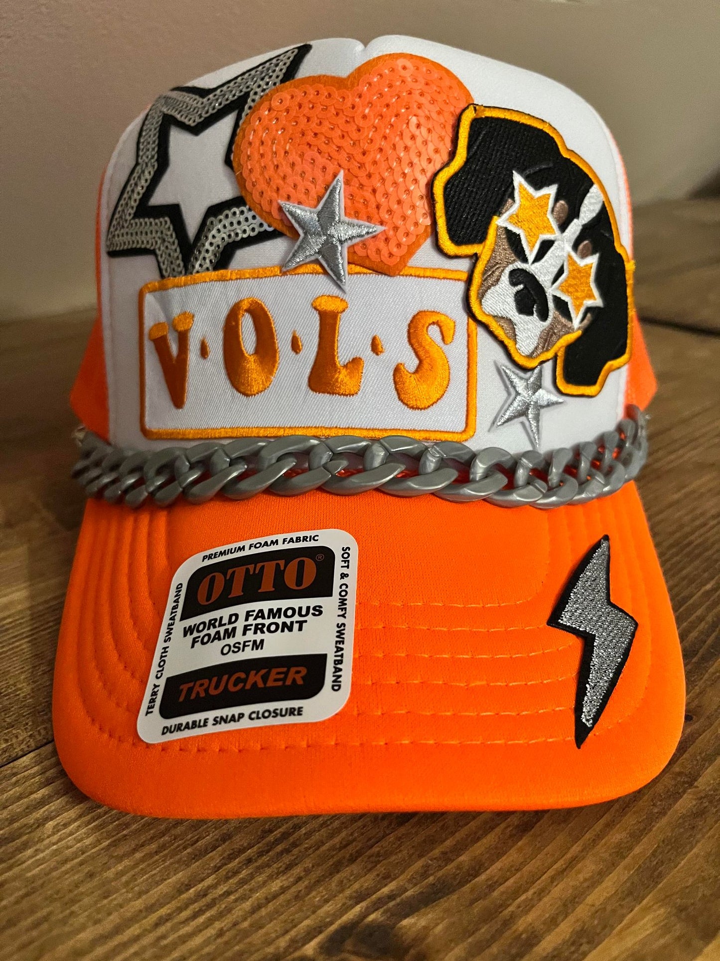 NEON VOLS TRUCKER HAT